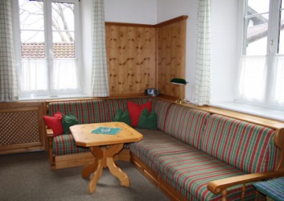 Wohn und Schlafzimmer Ferienwohnung Jochberg